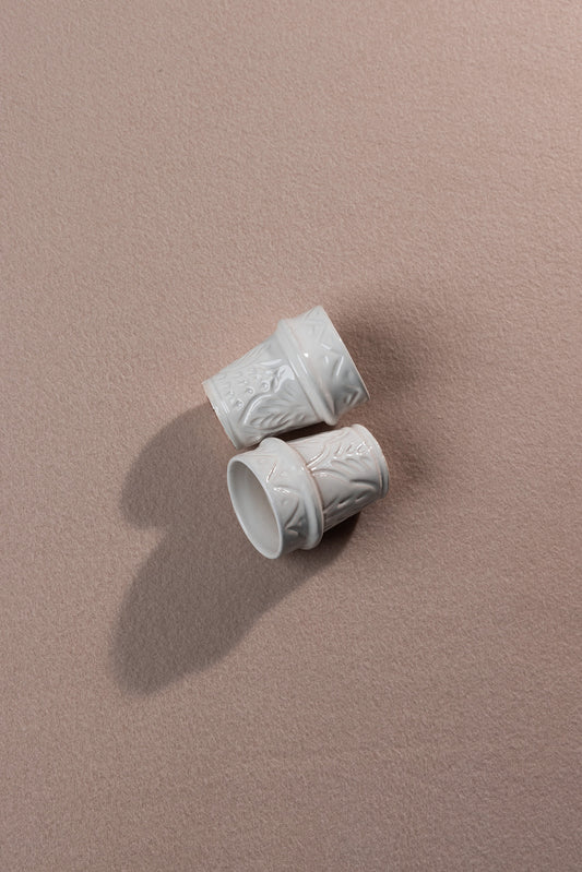 Set 2 witte keramieken glazen