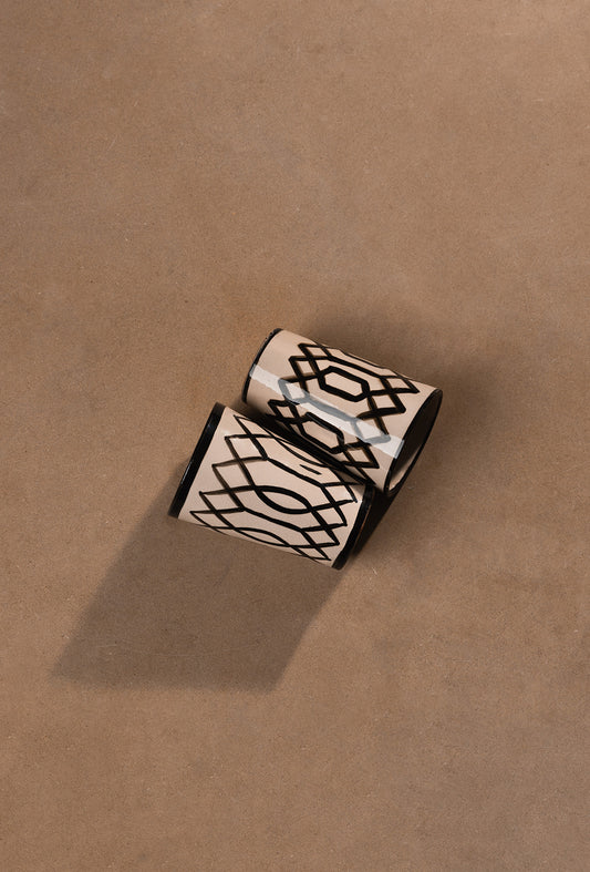 Keramiek Glas met zwarte Decoratie